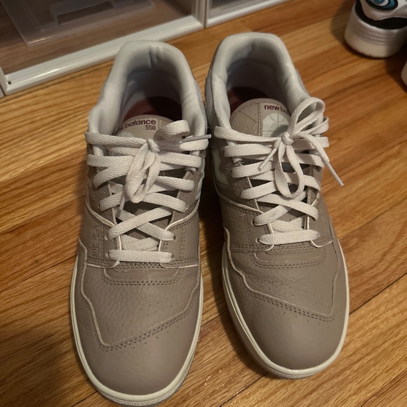 New Balance 550 - Picture 2 of 4
